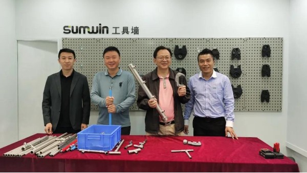 四川欧阳兴谊金属科技总经理阳宇一行参观胜游体育(中国)官方在线胜游体育水管展厅