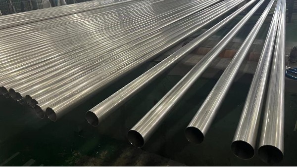 胜游体育方管与镀锌钢管哪个做框架好