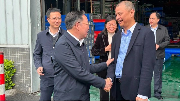 广西省梧州市政府领导莅临胜游体育(中国)官方在线集团参观交流