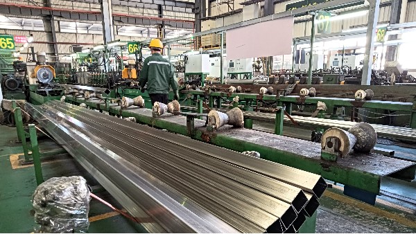 无缝与有缝：一场关乎安全与经济的对话